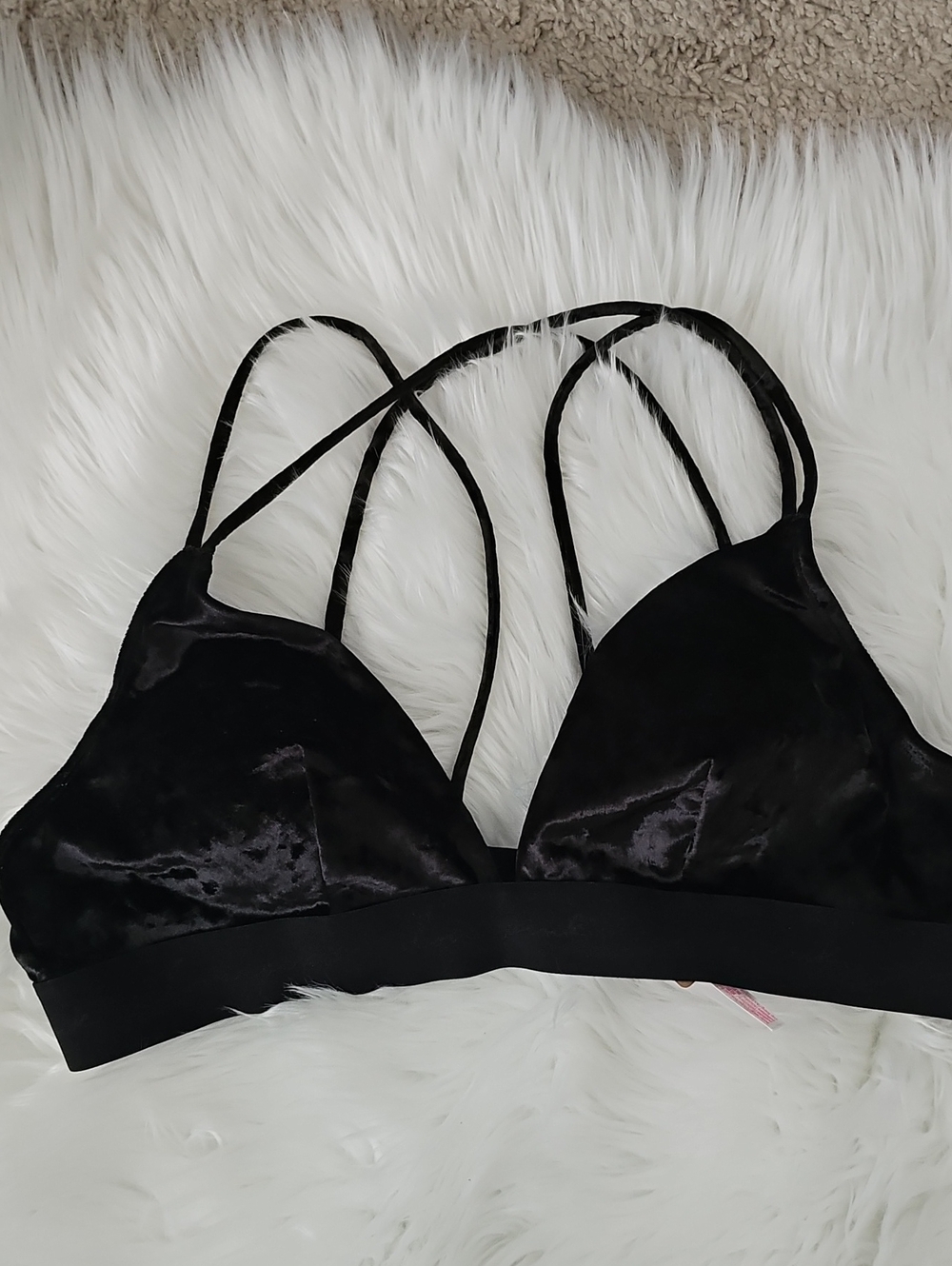 Victoria’s Secret PINK Black Velvet Strappy Bra NWT XL